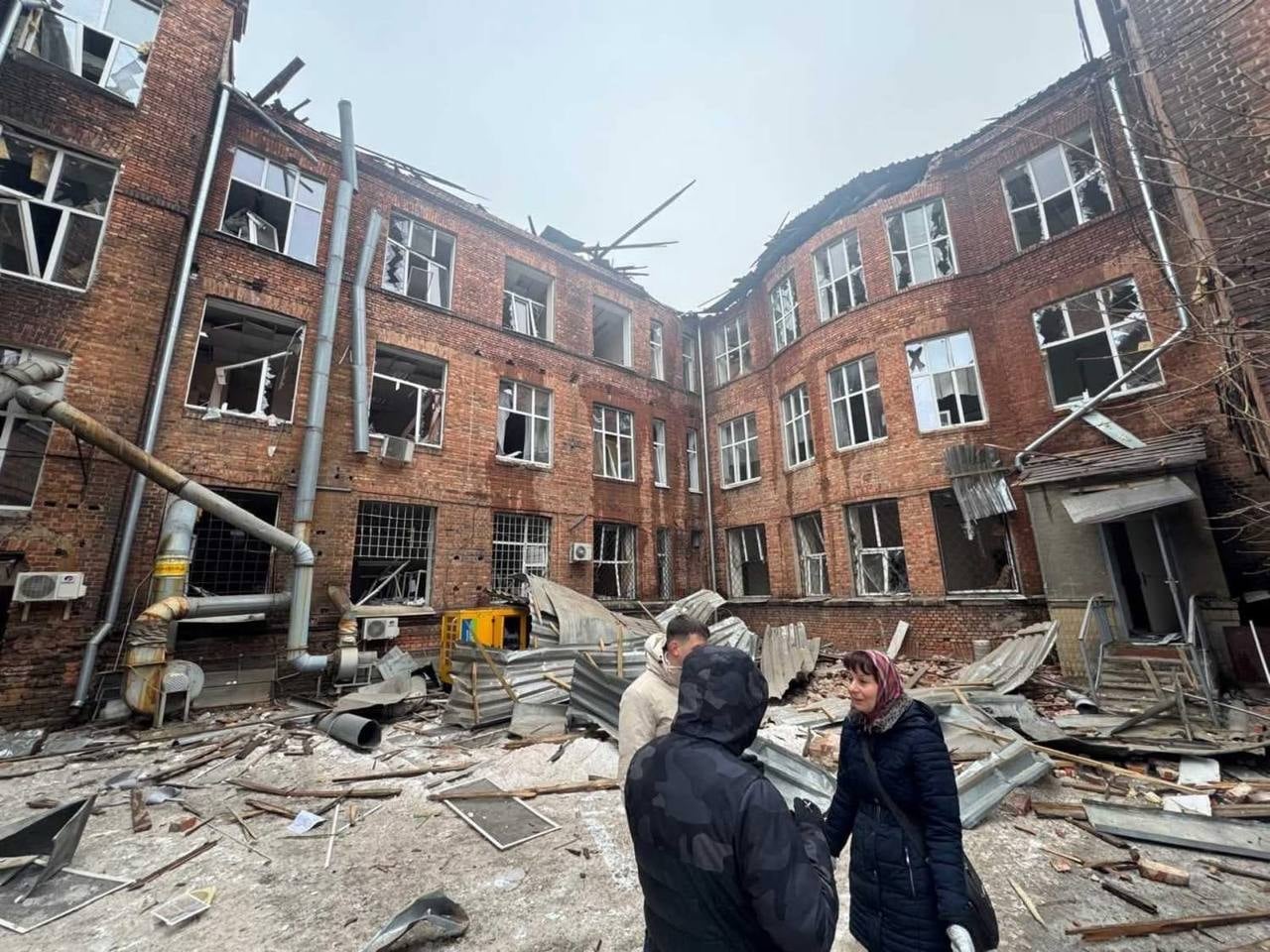 Где учат лучших врачей? Что происходит в медвузах на востоке и западе Украины